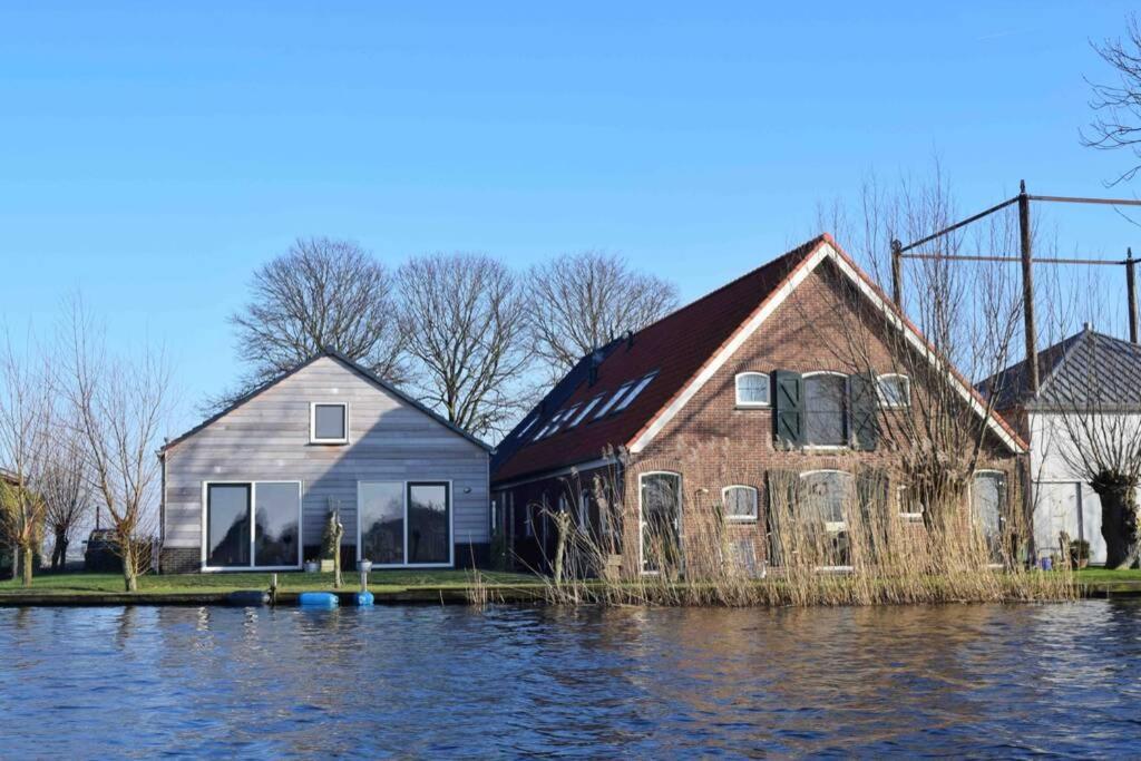 Mooi vakantiehuis prachtig gelegen aan het water Rijpwetering Buitenkant foto