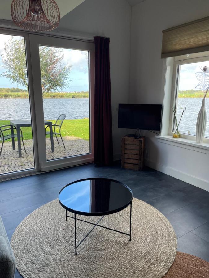 Mooi vakantiehuis prachtig gelegen aan het water Rijpwetering Buitenkant foto