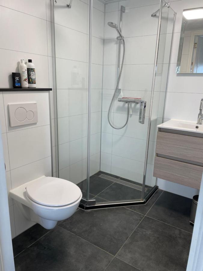 Mooi vakantiehuis prachtig gelegen aan het water Rijpwetering Buitenkant foto