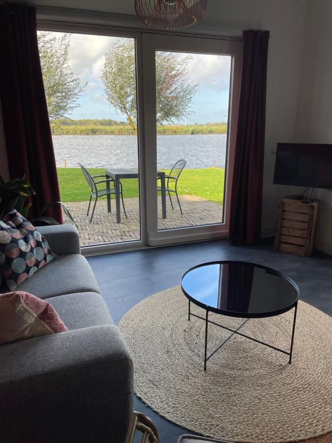 Mooi vakantiehuis prachtig gelegen aan het water Rijpwetering Buitenkant foto